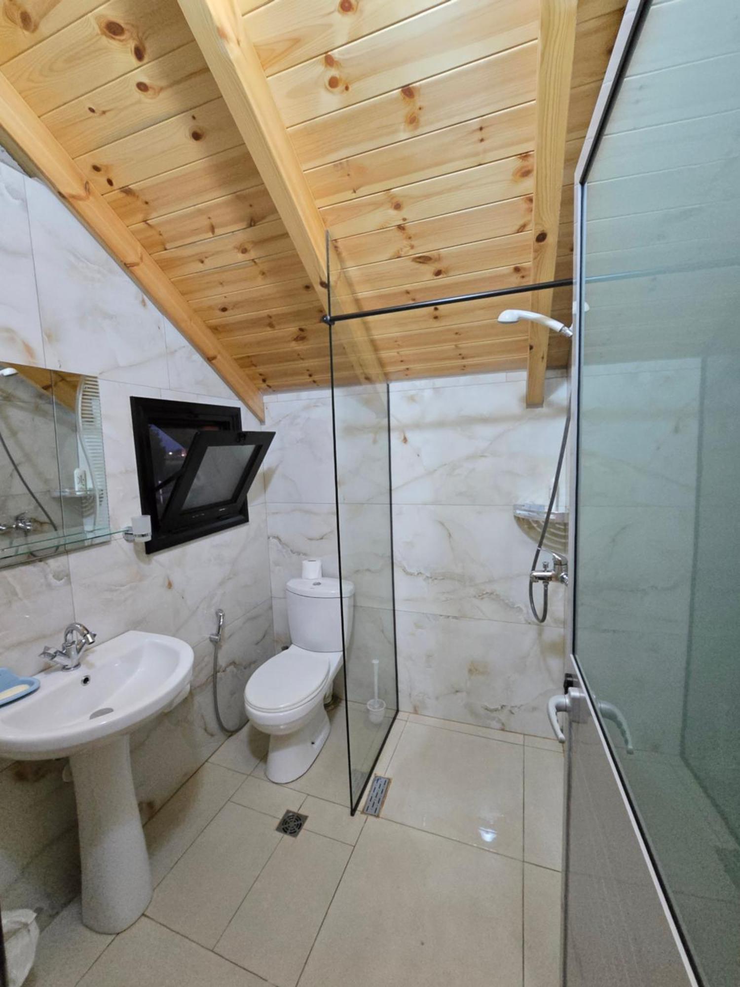 Beni Rooms Tale Lezhë Rom bilde